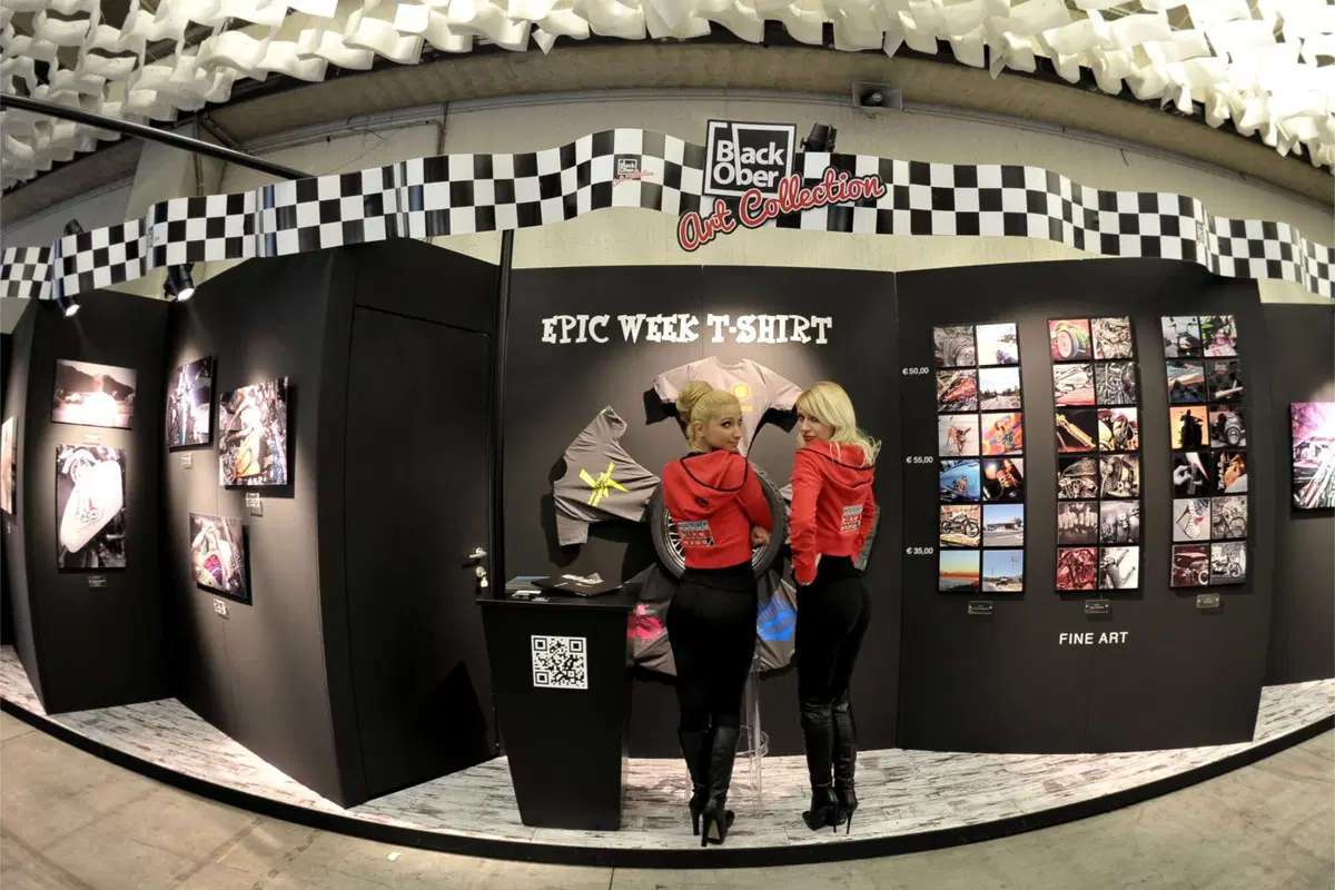 Una galleria d'arte by Blackober al Motor Bike Expo (5)