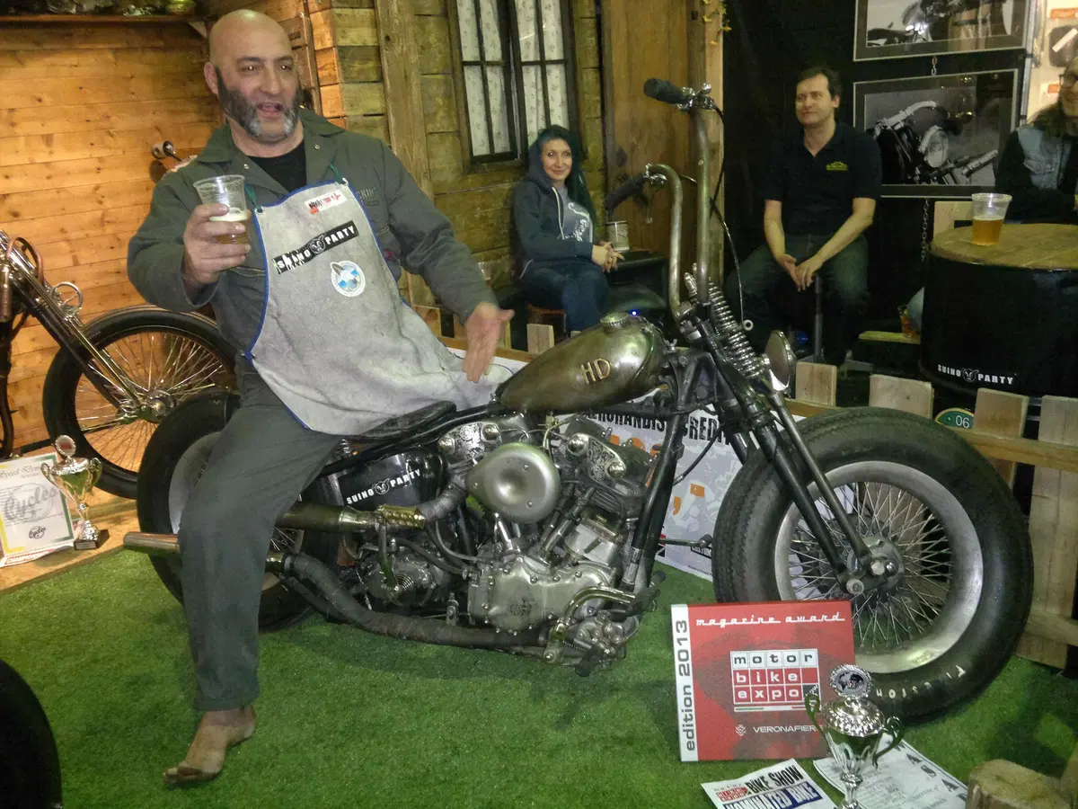 Una galleria d'arte by Blackober al Motor Bike Expo (10)