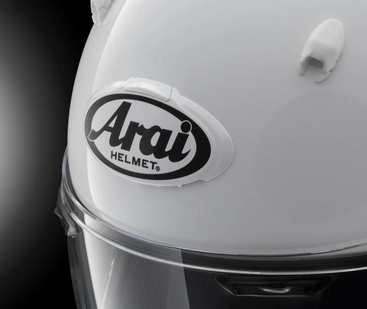 Nuovo Arai Quantic, cambia il top di gamma Sport-Touring (2)