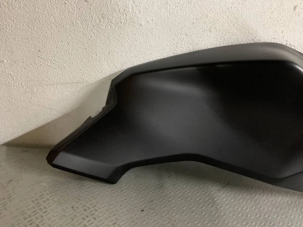 Carena serbatoio lato destro Honda CB 300 r CBF300 (2)