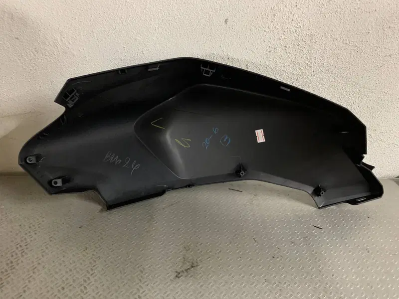 Carena serbatoio lato destro Honda CB 300 r CBF300 (8)