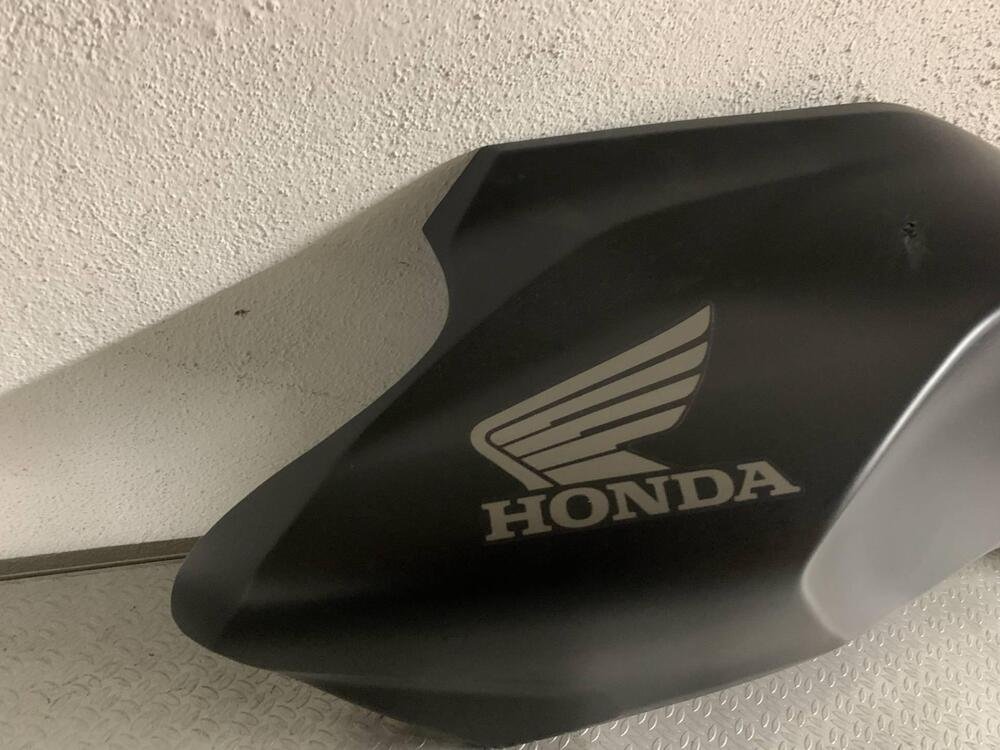 Carena serbatoio lato sinistr Honda CB300R CBF300 (4)