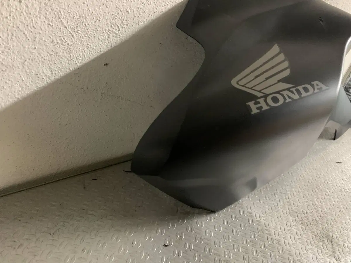 Carena serbatoio lato sinistr Honda CB300R CBF300 (5)