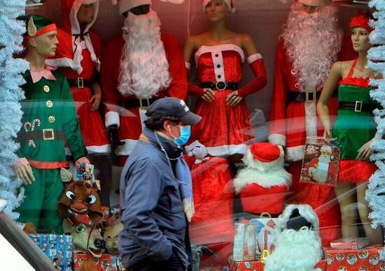 Ipotesi Zona rossa a Natale. Tutto chiuso nei festivi dal 24 dicembre al 6 gennaio