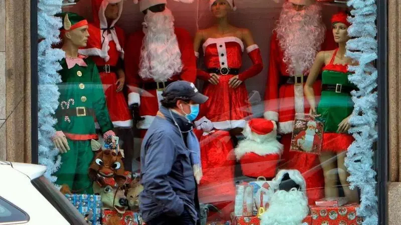 Ipotesi "Zona rossa" a Natale. Tutto chiuso nei festivi dal 24 dicembre al 6 gennaio