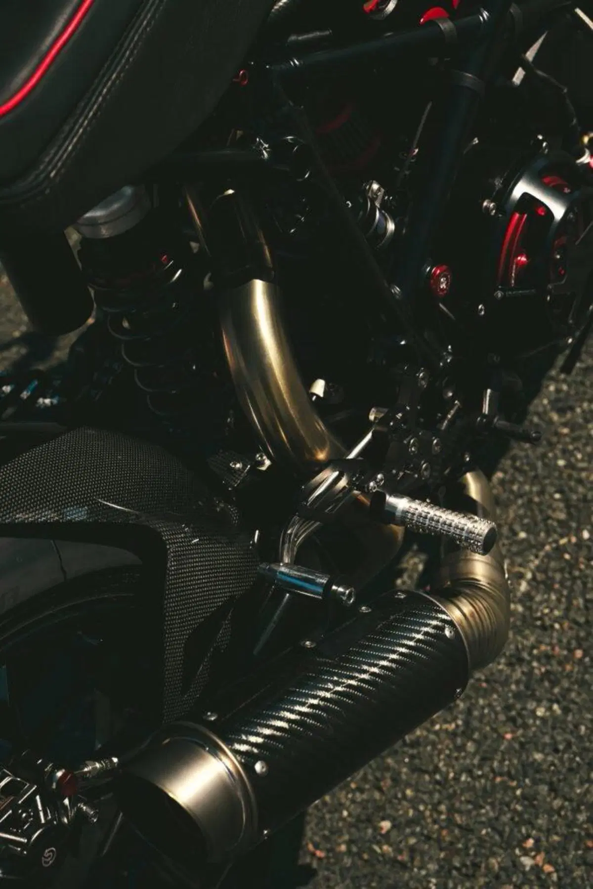 Ducati 999 Black Edition by Freeride: la riscossa del brutto anatroccolo (10)