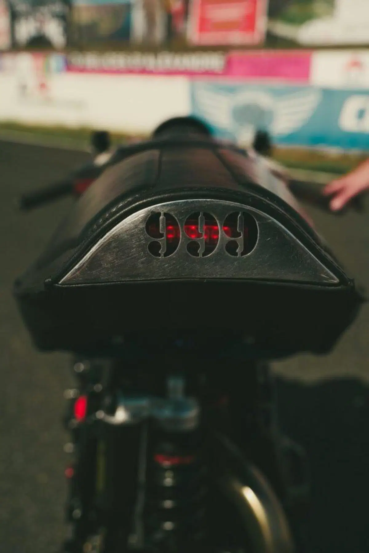 Ducati 999 Black Edition by Freeride: la riscossa del brutto anatroccolo (14)