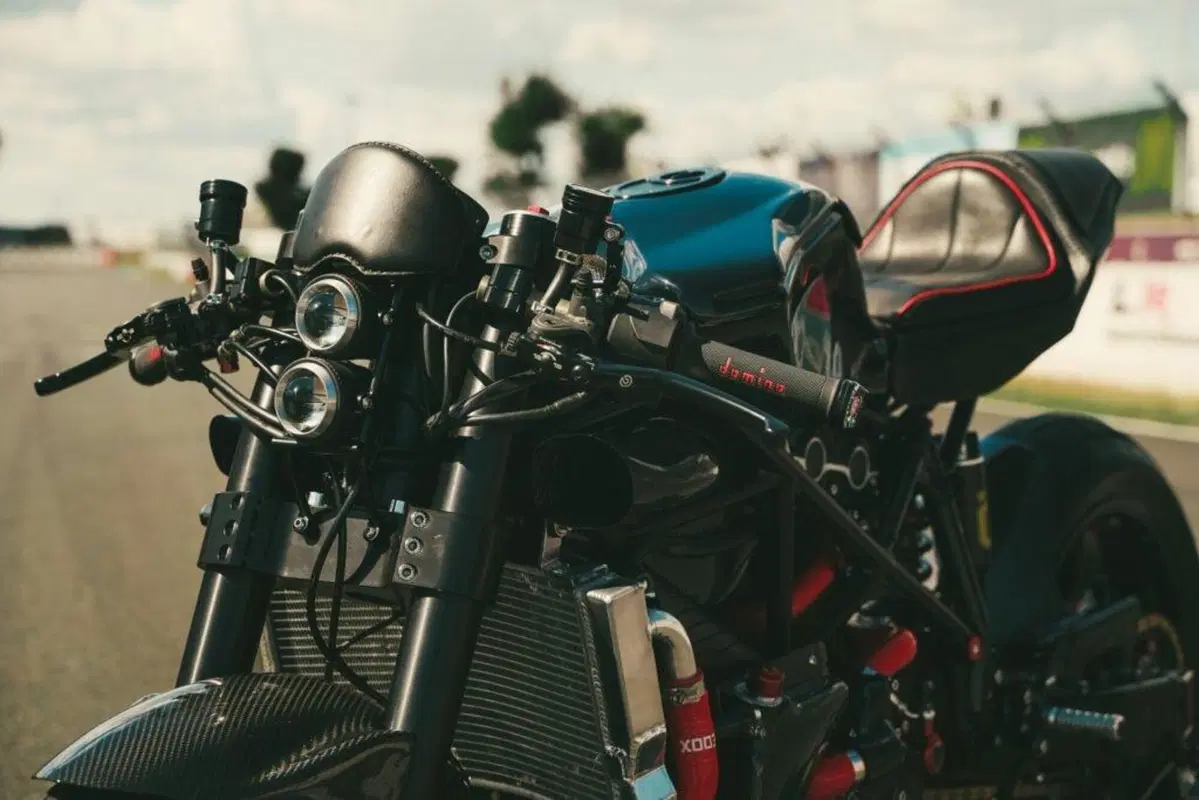 Ducati 999 Black Edition by Freeride: la riscossa del brutto anatroccolo (20)
