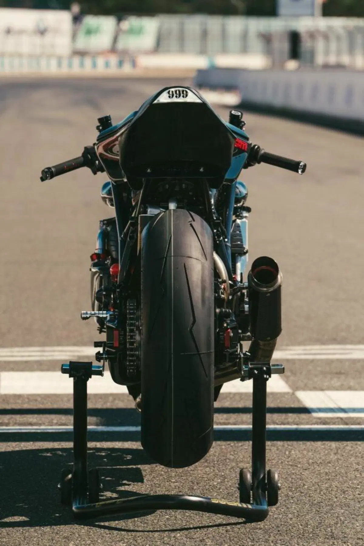 Ducati 999 Black Edition by Freeride: la riscossa del brutto anatroccolo (21)