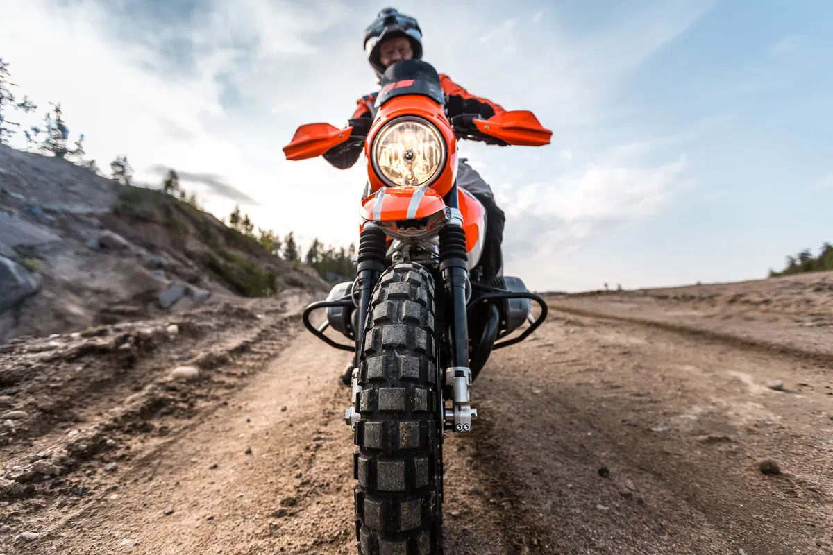 BMW Lac Rose, una G/S partendo dalla R nineT al Wheels and Waves (10)