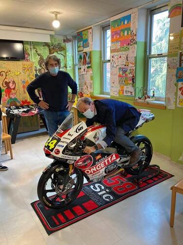 Il dono di Paolo Simoncelli e della SIC58 Squadra Corse ai bambini del Sant’Orsola [FOTOGALLERY] (5)