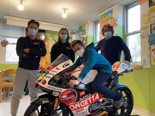 Il dono di Paolo Simoncelli e della SIC58 Squadra Corse ai bambini del Sant’Orsola [FOTOGALLERY] (7)