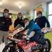 Il dono di Paolo Simoncelli e della SIC58 Squadra Corse ai bambini del Sant’Orsola [FOTOGALLERY]