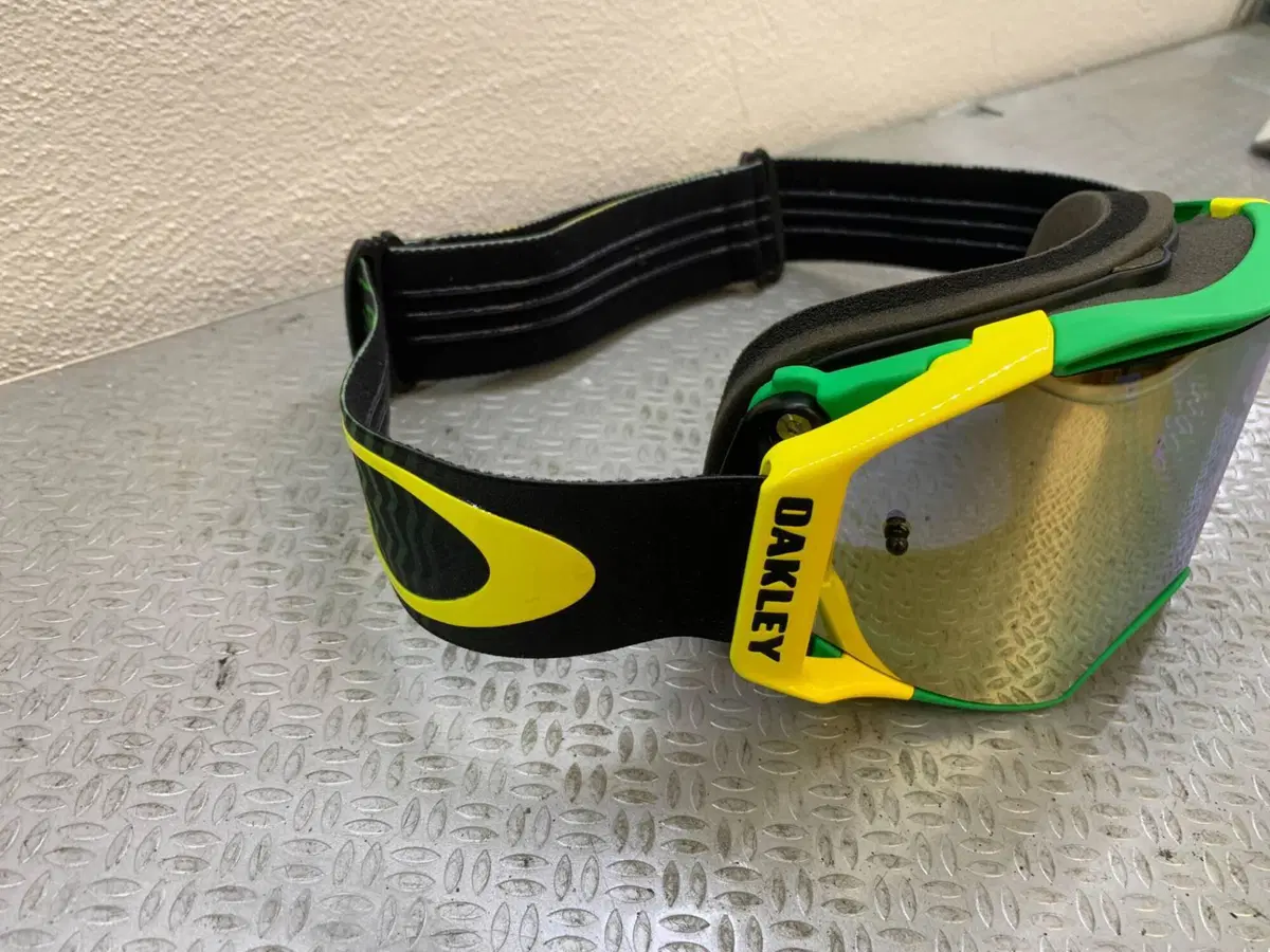 OCCHIALI MASCHERA CROSS-ENDURO OAKLEY AIRBRAKE MX (3)