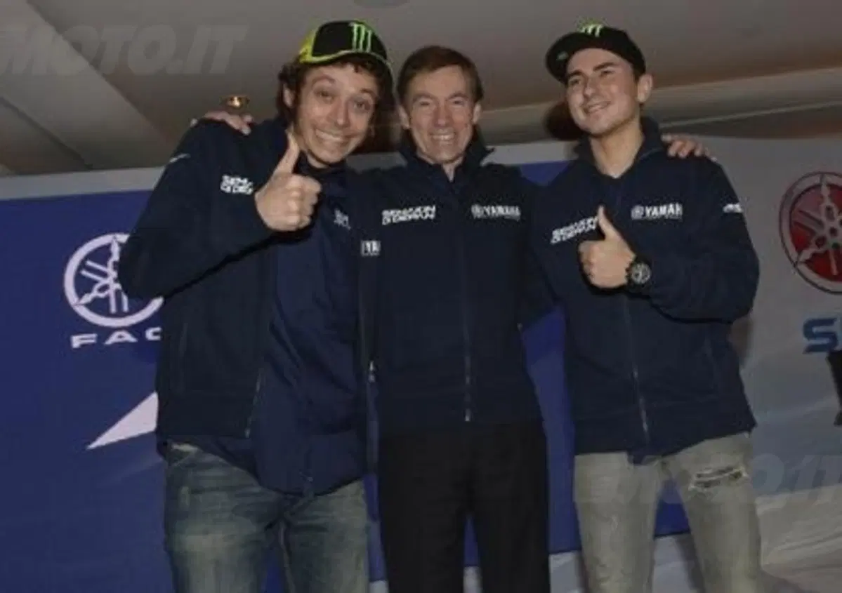 Rossi e Lorenzo compagni di squadra per la "prima" volta
