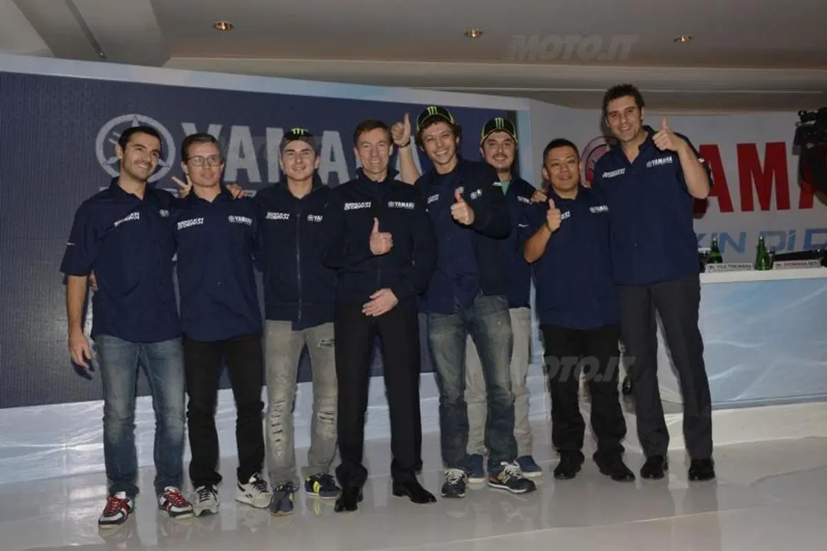 Rossi e Lorenzo compagni di squadra per la "prima" volta
