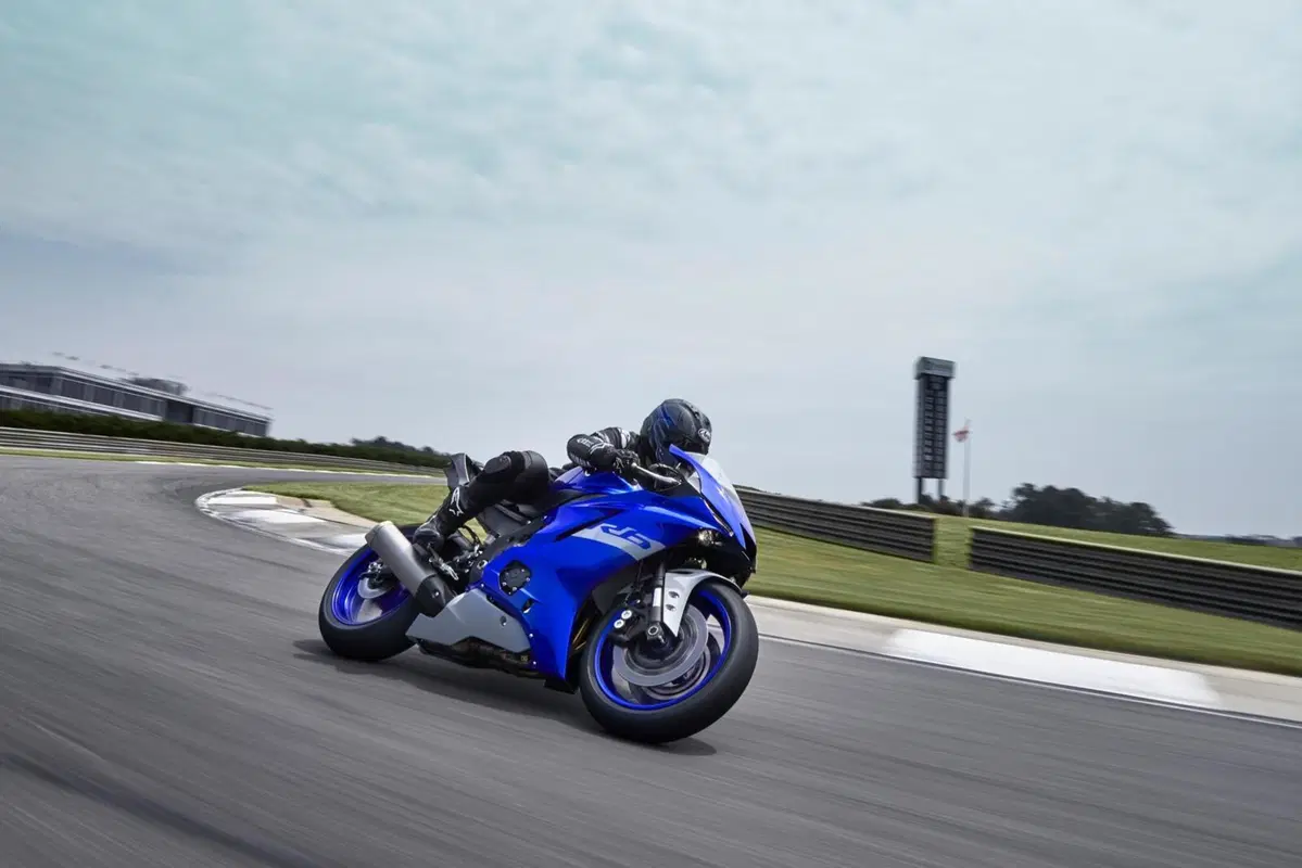 Yamaha YZF-R6 Race: la supersport perde la targa