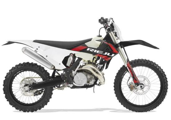 Rieju MR200 e 300 RANGER: enduro 2 tempi a meno di 7.000 euro