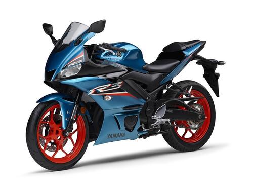 Yamaha YZF-R3, con il colore blu Cyan di tendenza (4)