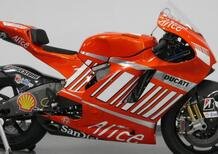 La Ducati Desmosedici GP8 di Casey Stoner è in vendita (sarà proprio quella del sorpasso di Rossi al Cavatappi?)