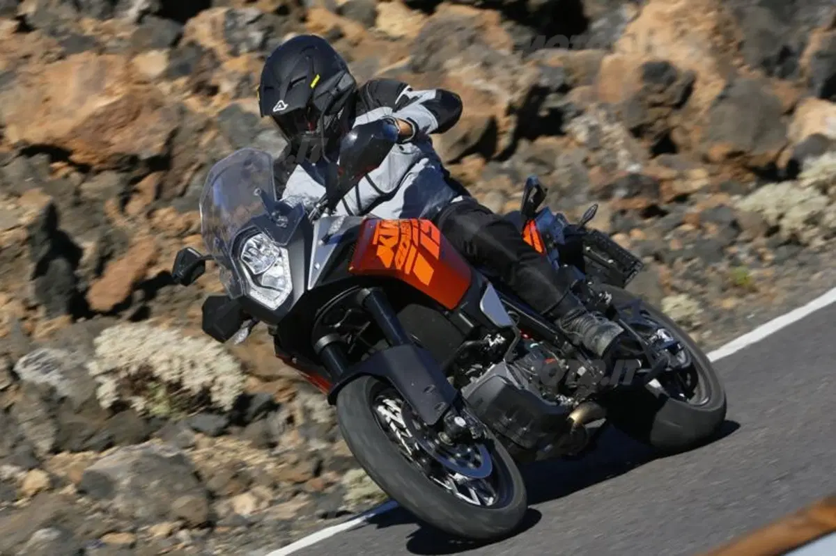 KTM 1190 Adventure   (2)