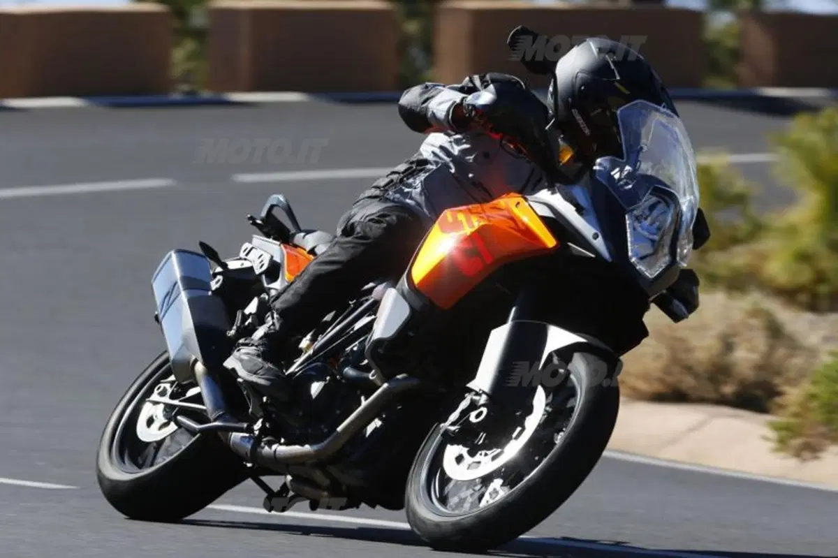 KTM 1190 Adventure   (3)