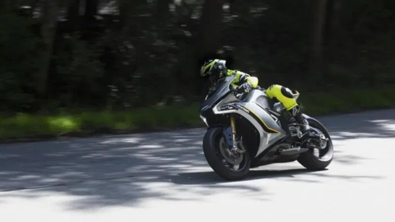 La Damon Hypersport, una delle moto che punta molto sulla connettivit&agrave; e sul V2X