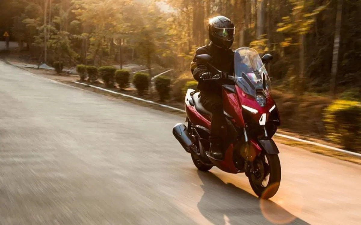 Nuovo Zontes M 310, scooter competitivo (4)