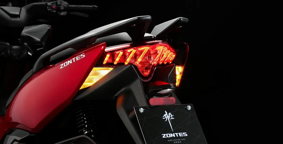 Nuovo Zontes M 310, scooter competitivo (3)