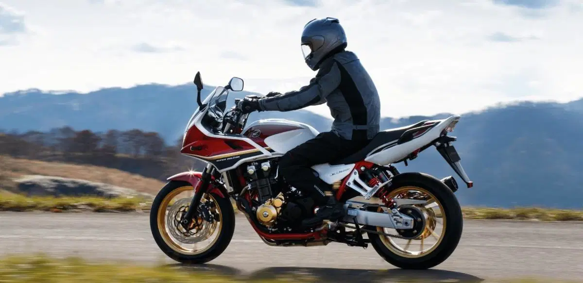 Nuove Honda CB1300 Super Four e Super Bol d'Or 2021 (4)