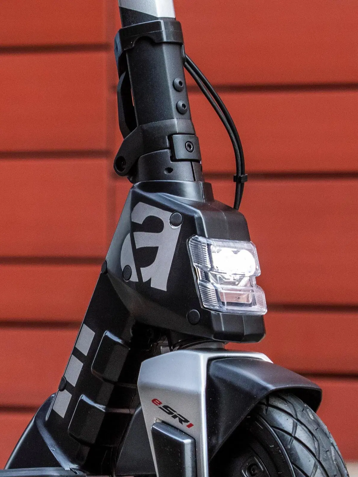 Aprilia eSR1, il primo monopattino della Casa di Noale (4)