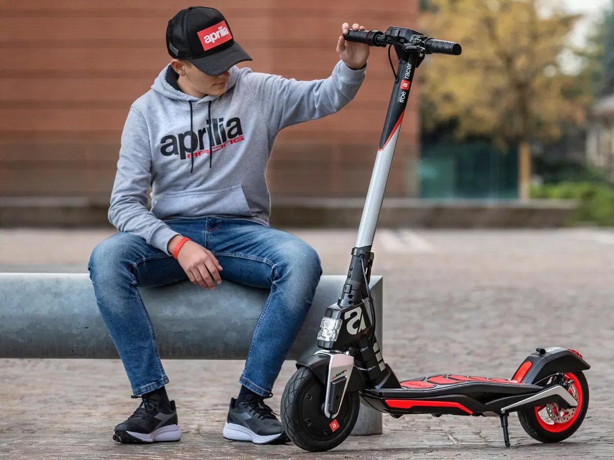 Aprilia eSR1, il primo monopattino della Casa di Noale (10)
