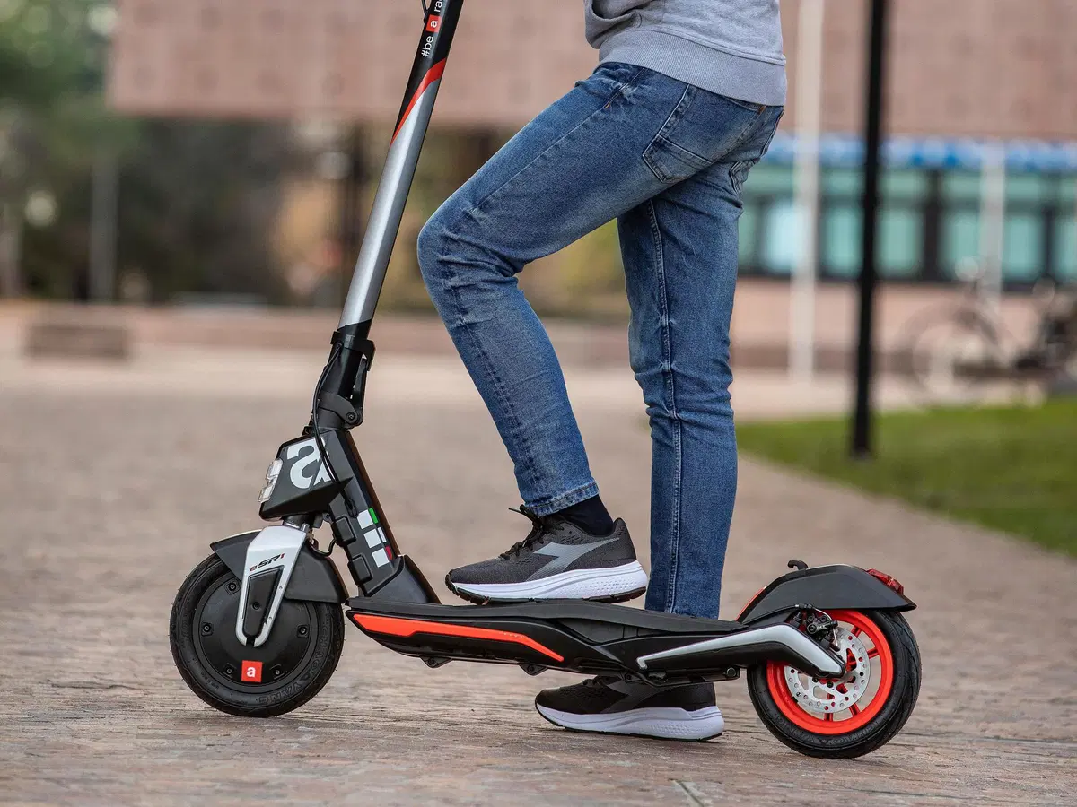 Aprilia eSR1, il primo monopattino della Casa di Noale (14)