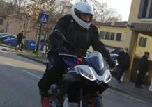 Aprilia Tuono 660, dopo la RS660, a primavera 2021. Una foto lo confermerebbe