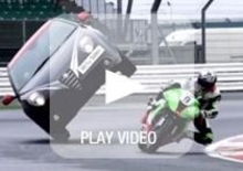 Alfa Romeo MiTo SBK: in piega con una Kawasaki ZX-10R a Silverstone  