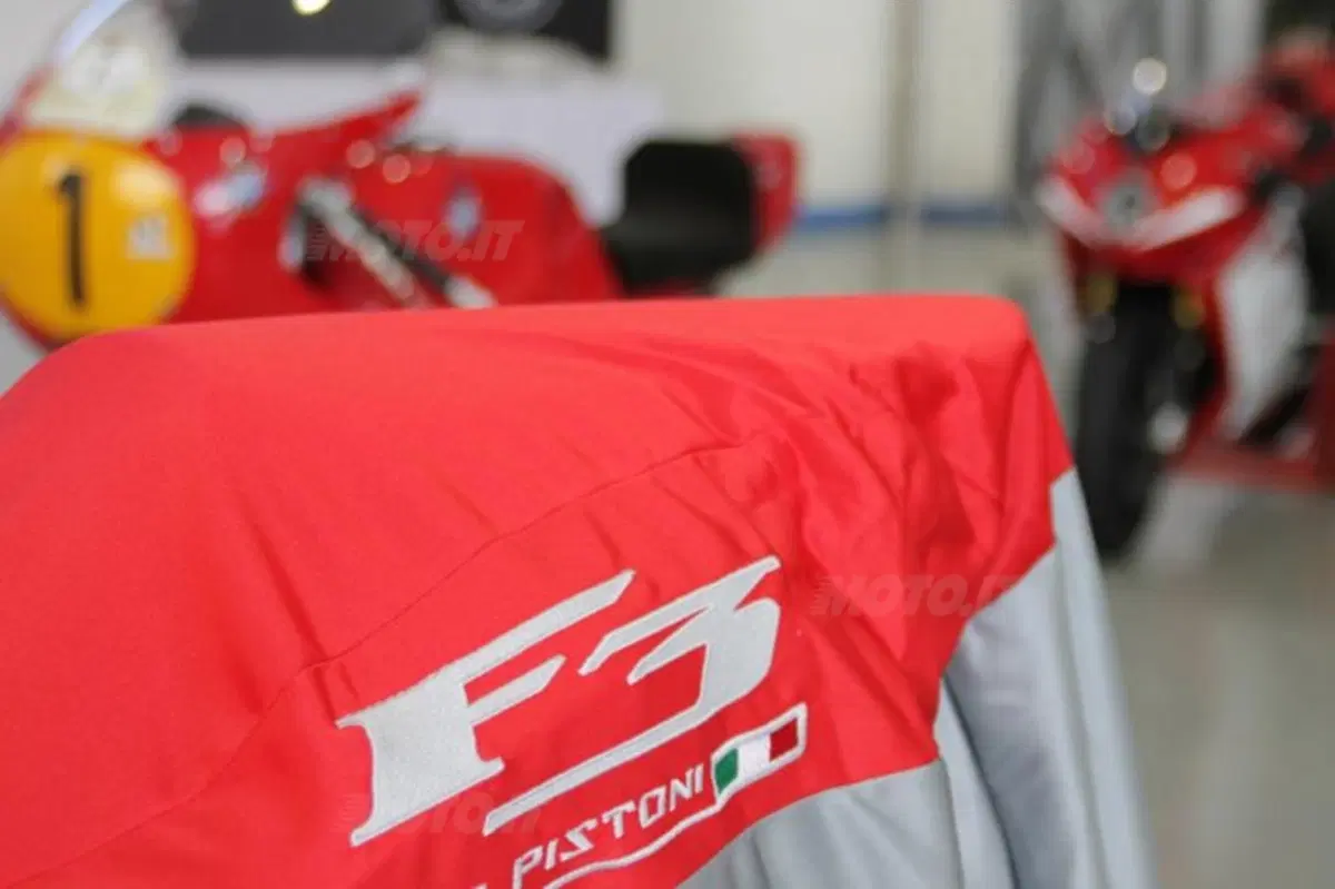 Supersport: presentata la MV Agusta F3 del Team ParkinGO