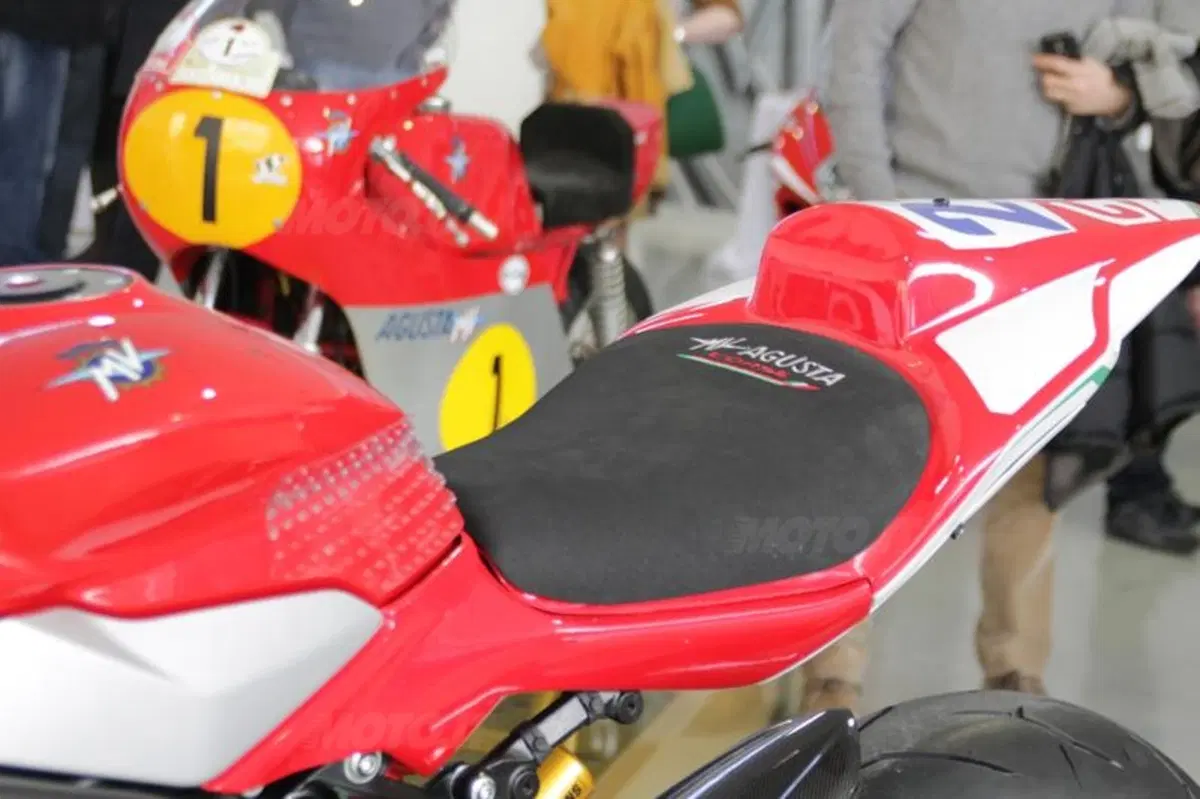 Supersport: presentata la MV Agusta F3 del Team ParkinGO (2)
