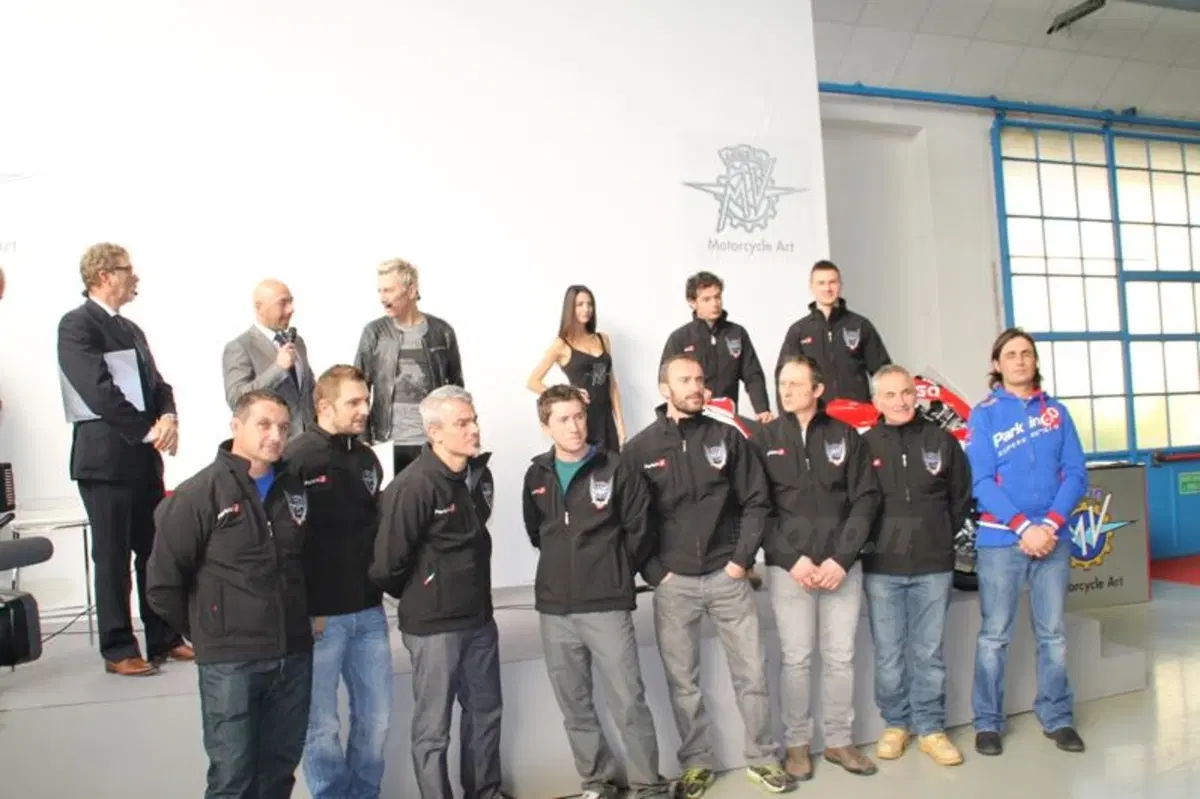 Supersport: presentata la MV Agusta F3 del Team ParkinGO (3)