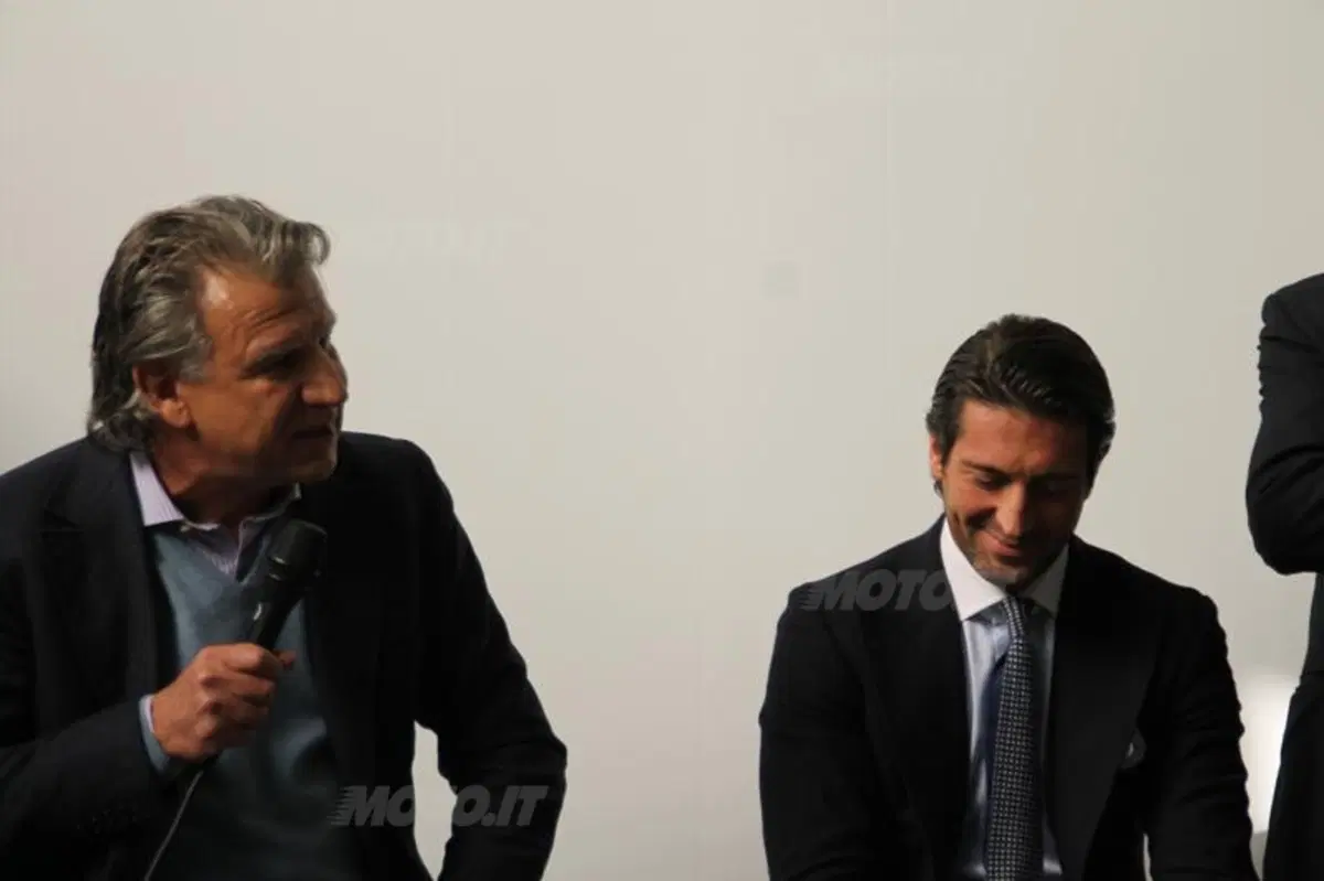 Supersport: presentata la MV Agusta F3 del Team ParkinGO (4)