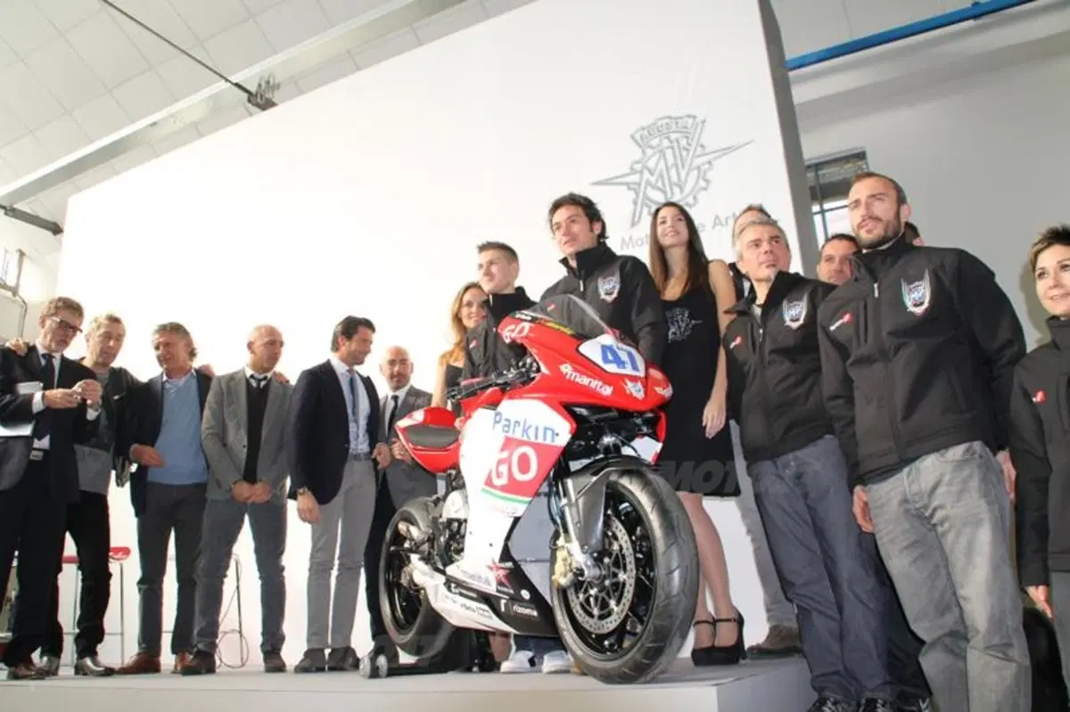 Supersport: presentata la MV Agusta F3 del Team ParkinGO (5)
