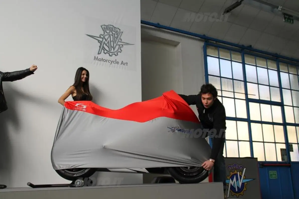 Supersport: presentata la MV Agusta F3 del Team ParkinGO (9)