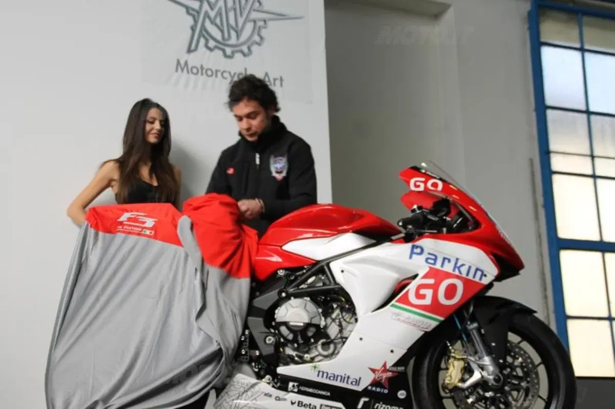 Supersport: presentata la MV Agusta F3 del Team ParkinGO (10)