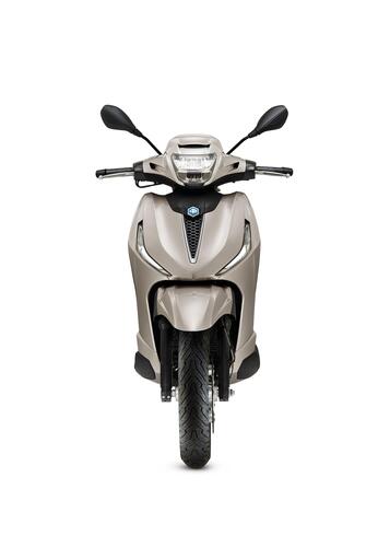 Novità 2021. Il nuovo Piaggio Beverly in anteprima mondiale: da scooter a crossover (5)