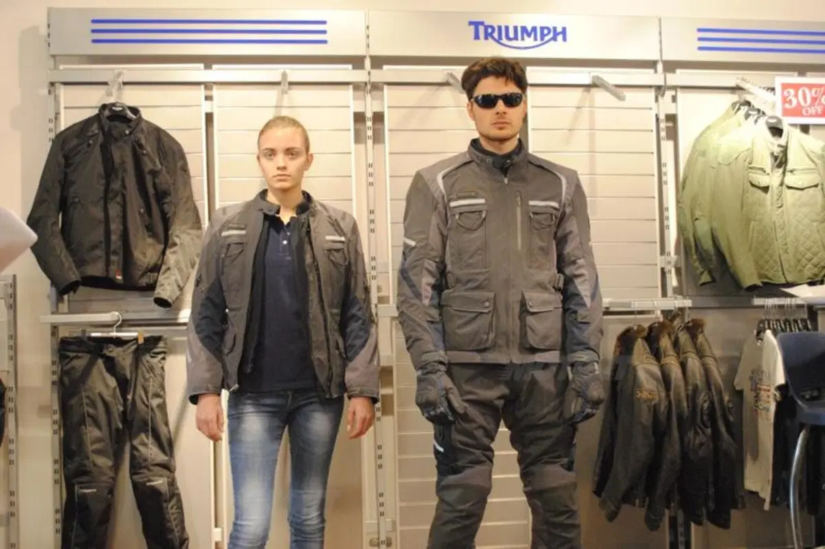 Triumph presenta la collezione abbigliamento e accessori SS13 (5)