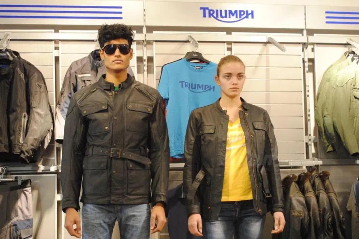 Triumph presenta la collezione abbigliamento e accessori SS13 (7)