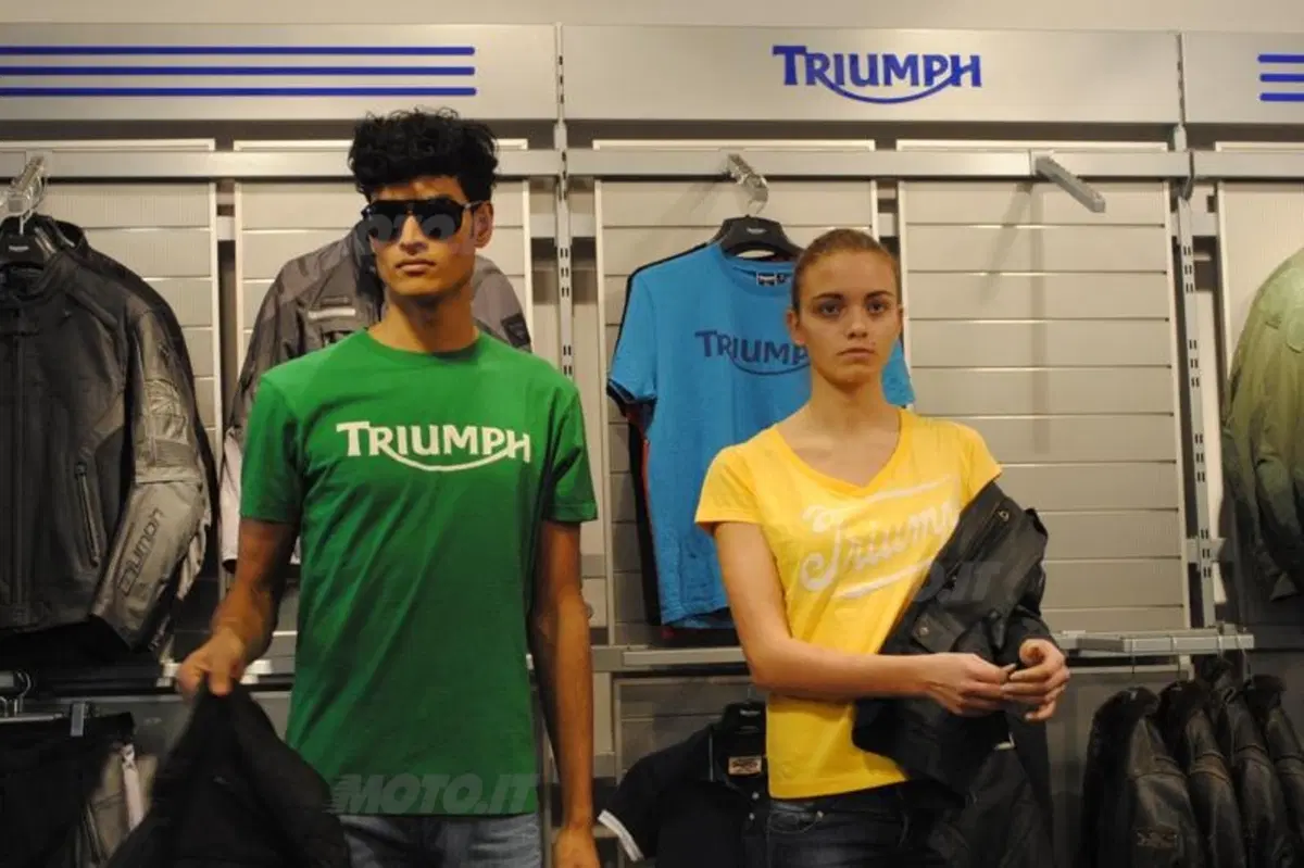 Triumph presenta la collezione abbigliamento e accessori SS13 (8)