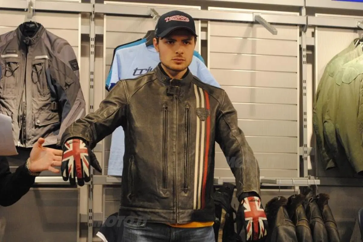 Triumph presenta la collezione abbigliamento e accessori SS13 (9)