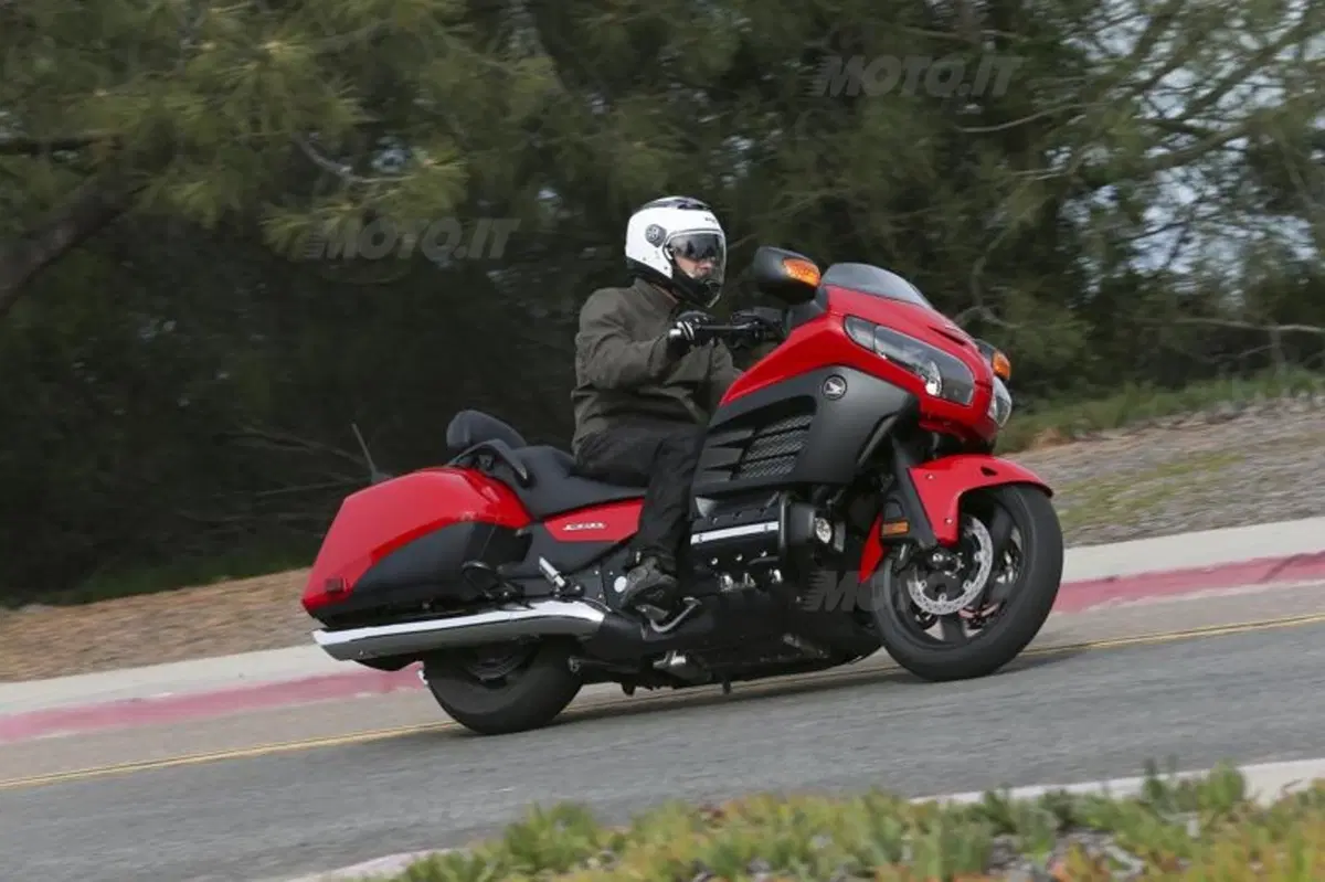 Honda GoldWing F6B  (2)