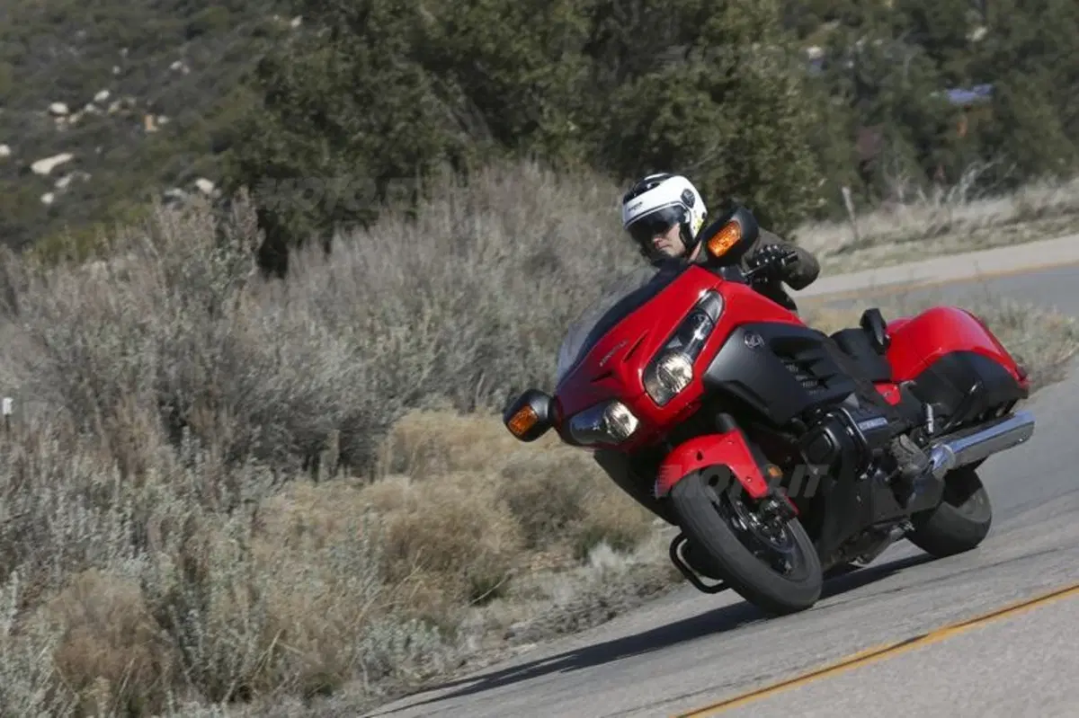 Honda GoldWing F6B  (6)