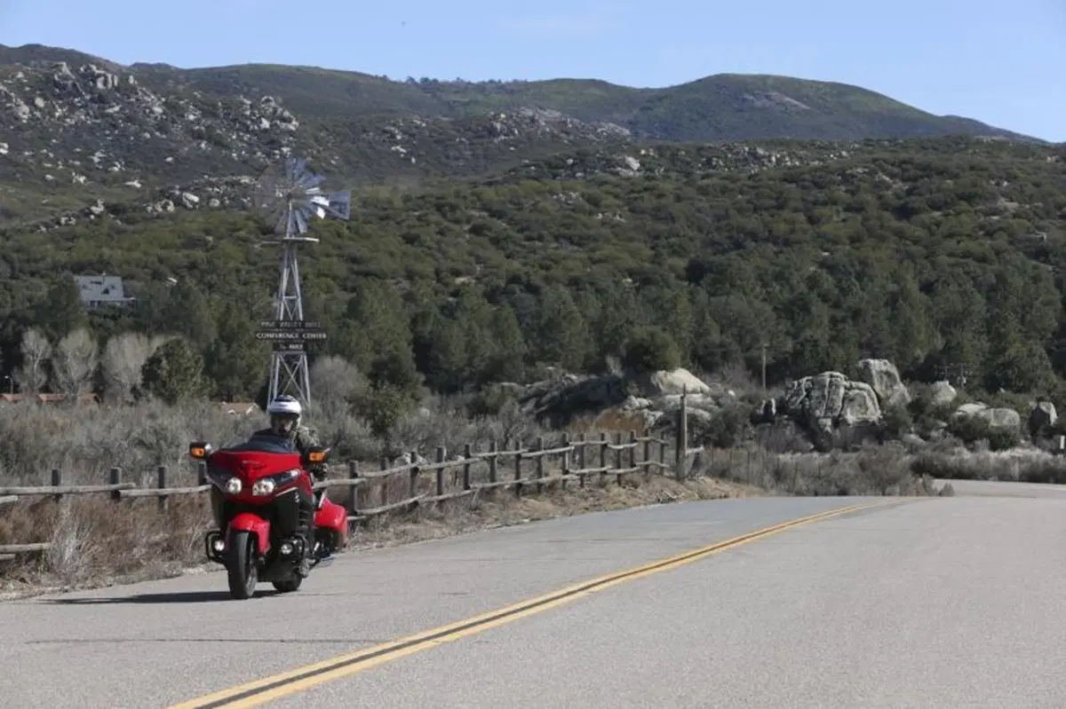 Honda GoldWing F6B  (7)